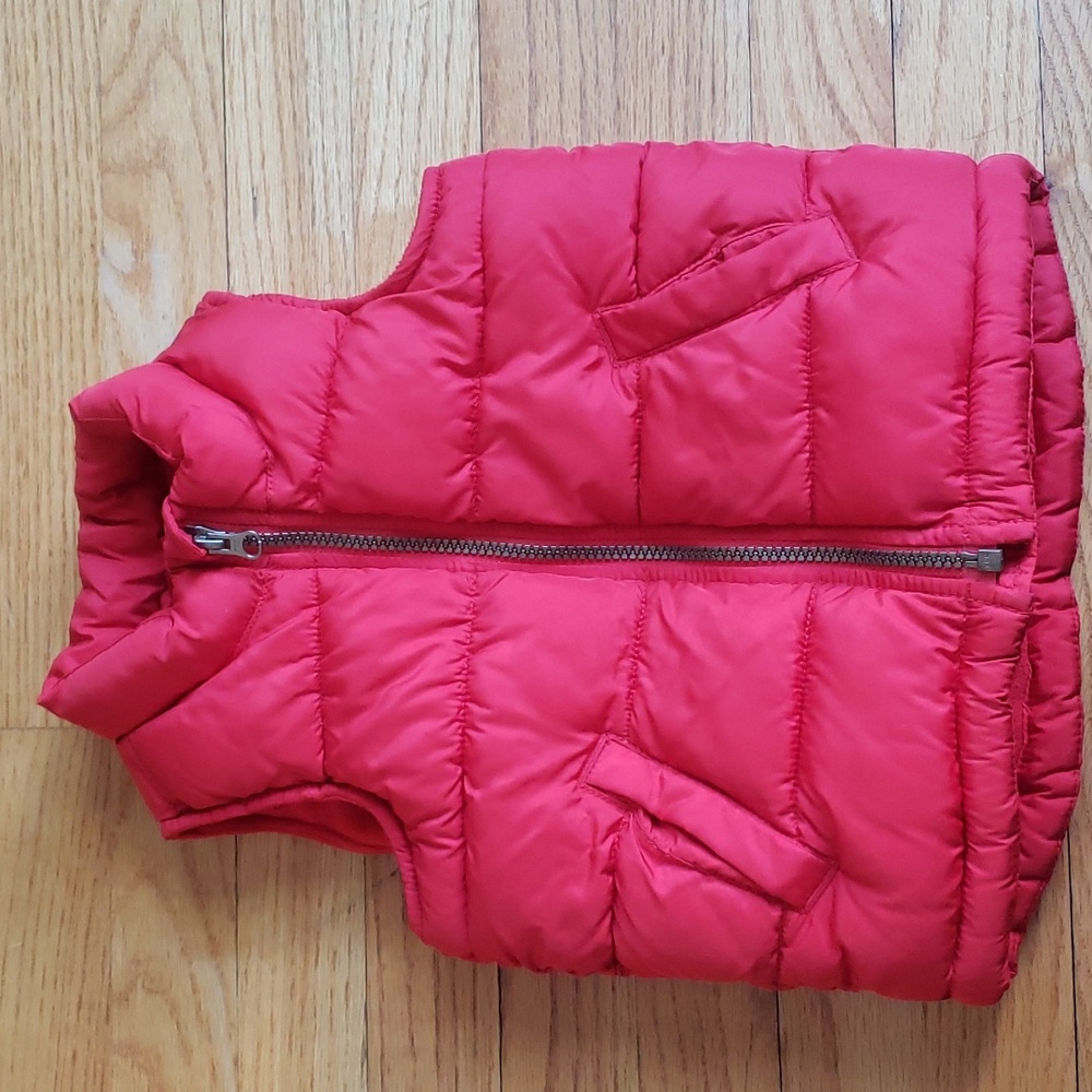 Old Navy puffer vest size 2T 🍁